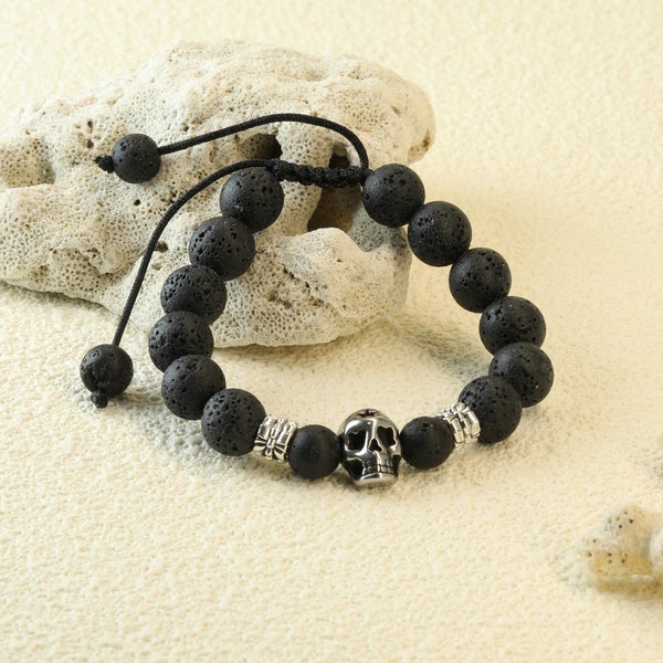 Lavasten Skull &ndash; justerbart armb&aring;nd