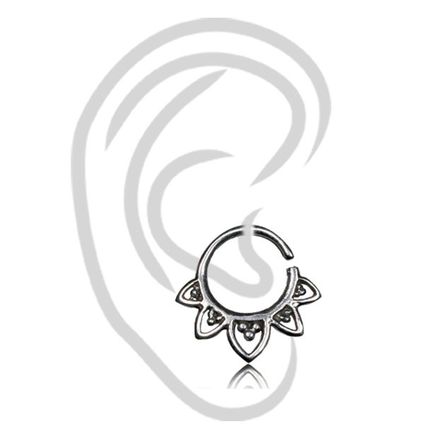 Tragus l&auml;vistyskoru hopeaa